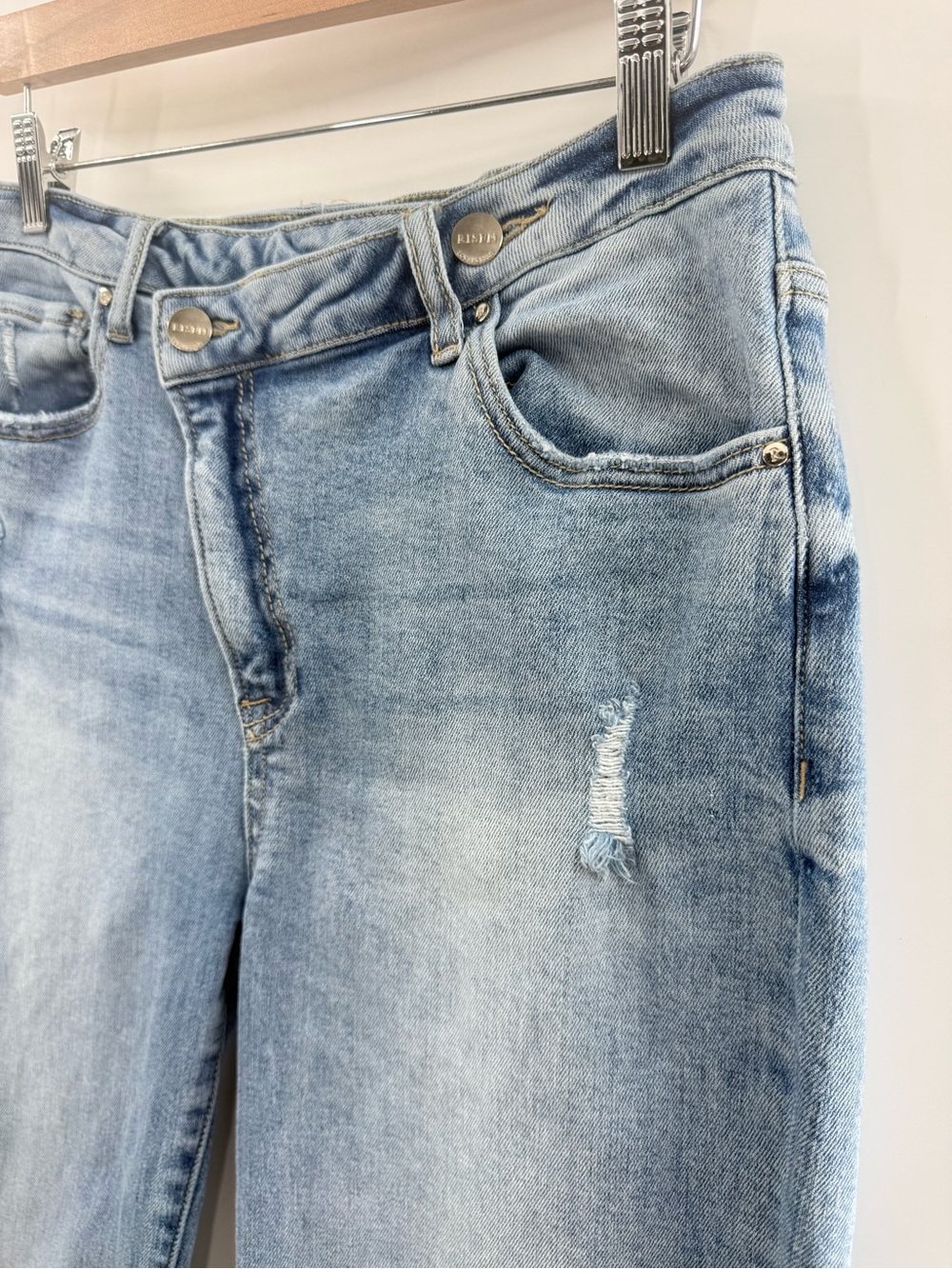 Risen Straight Leg Ankle Jeans Asymmetrical Zipper Light Wash Preppy Size 30 - Picture 4 of 10